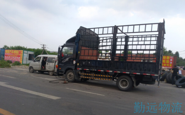 4米2高欄貨車